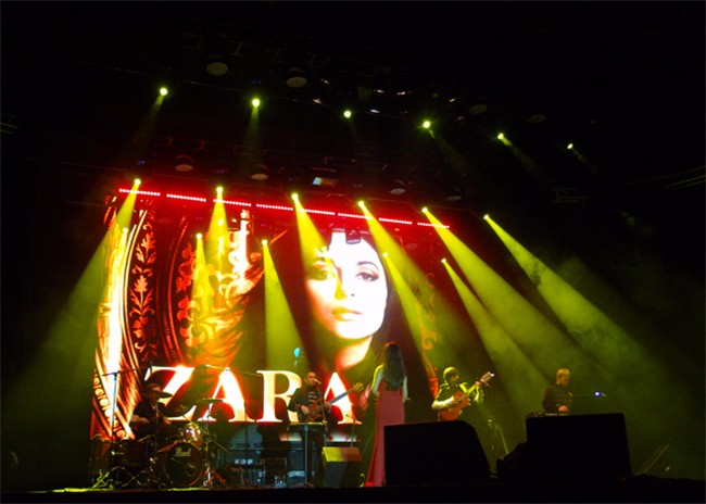 如何租賃舞臺LED顯示屏?租賃LED顯示屏要注意哪些?